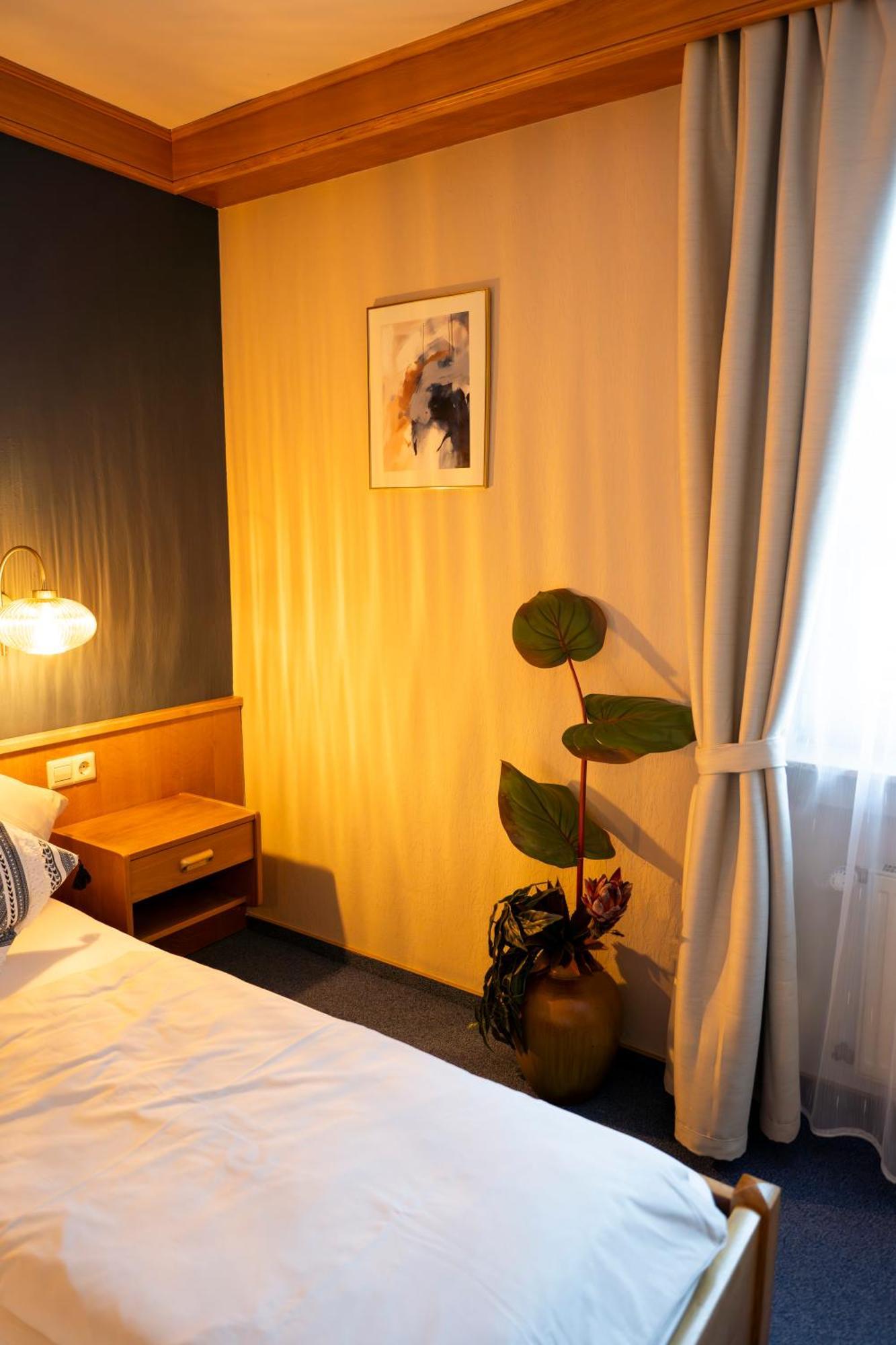 Hotel Guelser Weinstube Koblenz  Ngoại thất bức ảnh